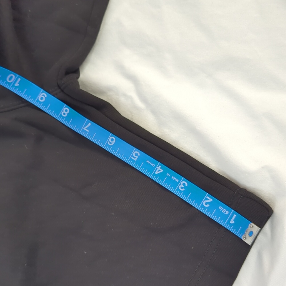 New Lacoste Sweat Shorts - Picture 9 of 12